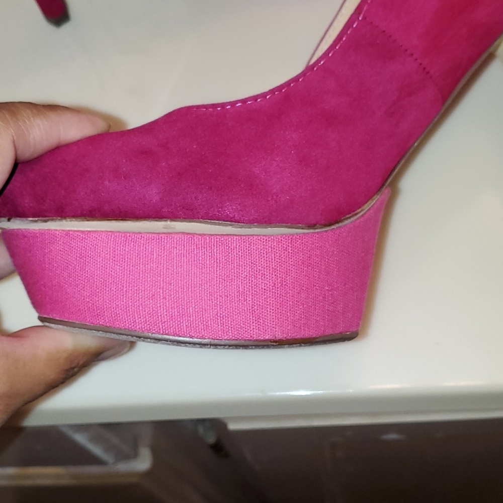 Heels - Picture 2 of 5